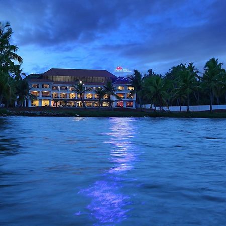 Lake Palace Trivandrum Vettutura Kültér fotó