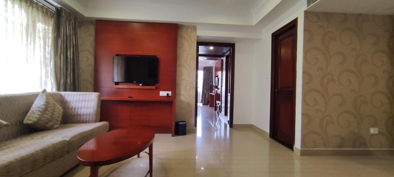 Lake Palace Trivandrum Vettutura Kültér fotó