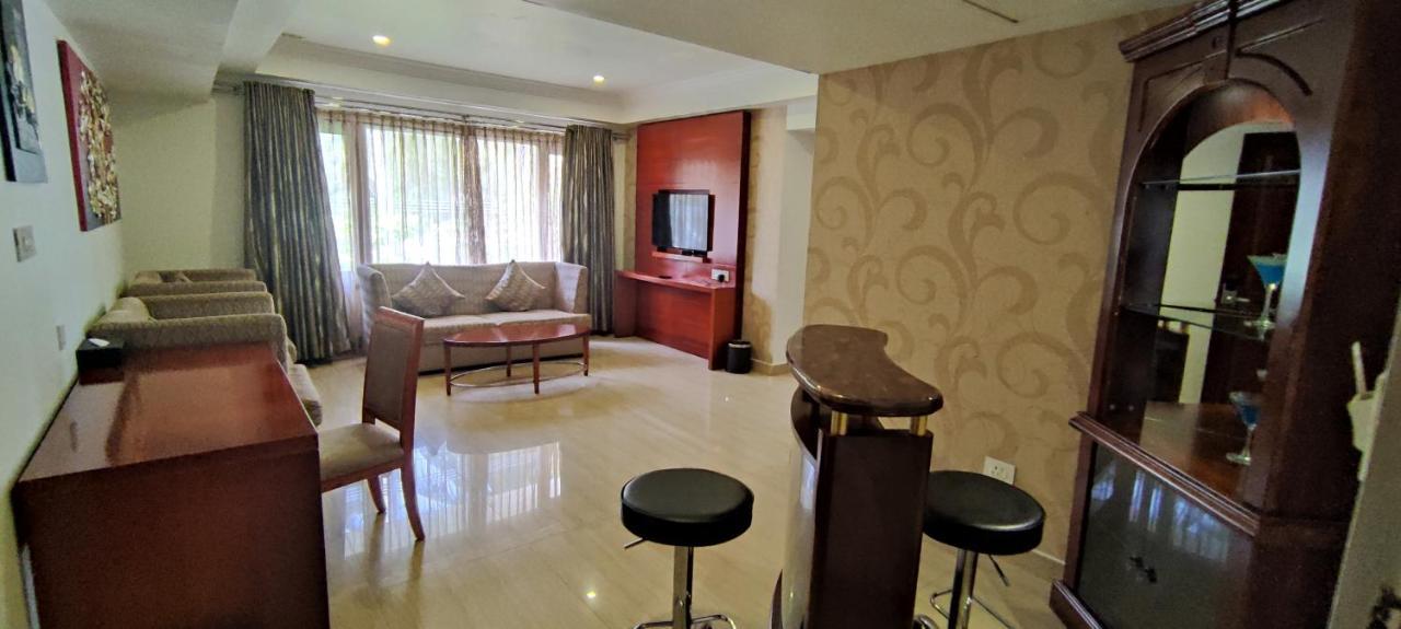 Lake Palace Trivandrum Vettutura Kültér fotó