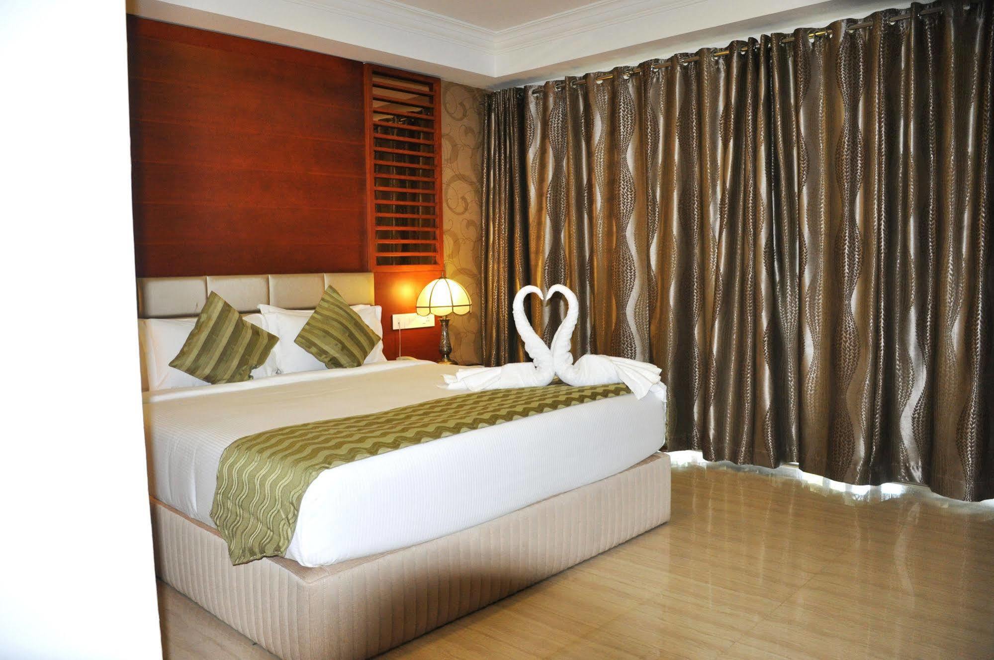 Lake Palace Trivandrum Vettutura Kültér fotó